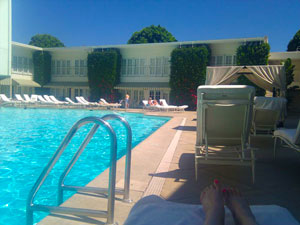 beverly hilton hotel pool