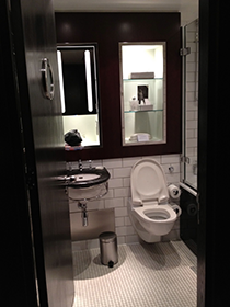 the andaz liverpool london guest room bathroom