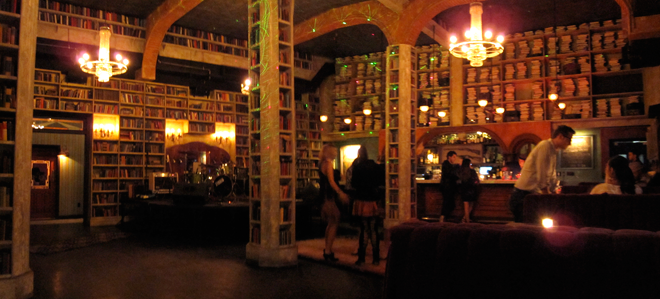 photo of hemingways lounge in hollywood